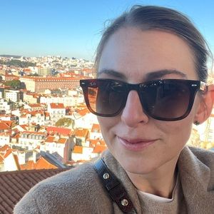 Meet your Posher, Lauren